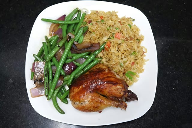 ¼ Chicken With 2 Sides